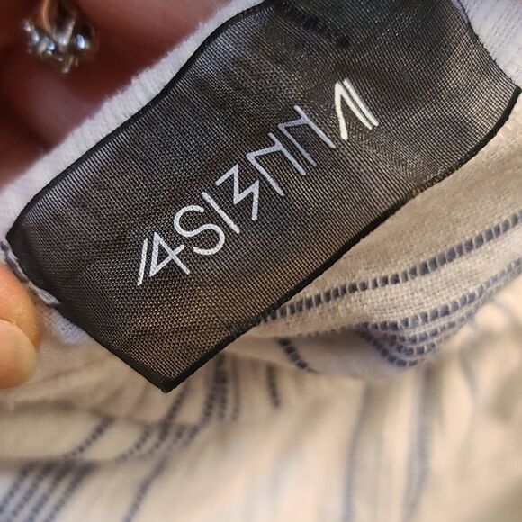 4 si3nn^ white stripe off the shoulder blouse - Picture 6 of 7